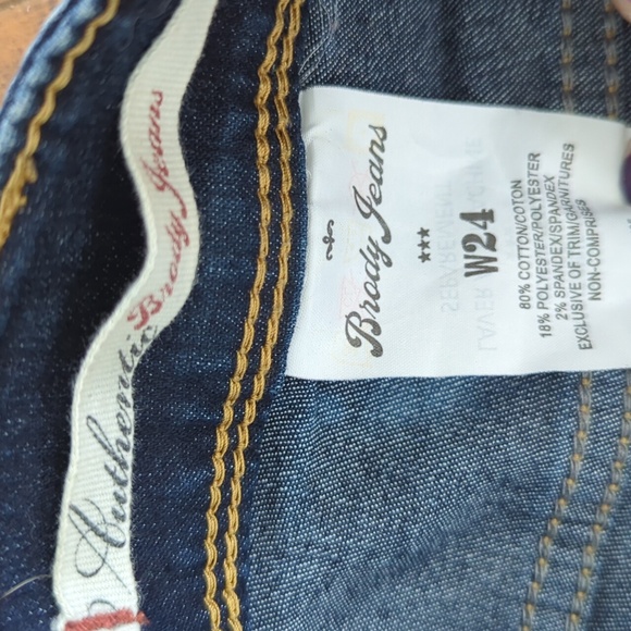 Shorts - Picture 4 of 4